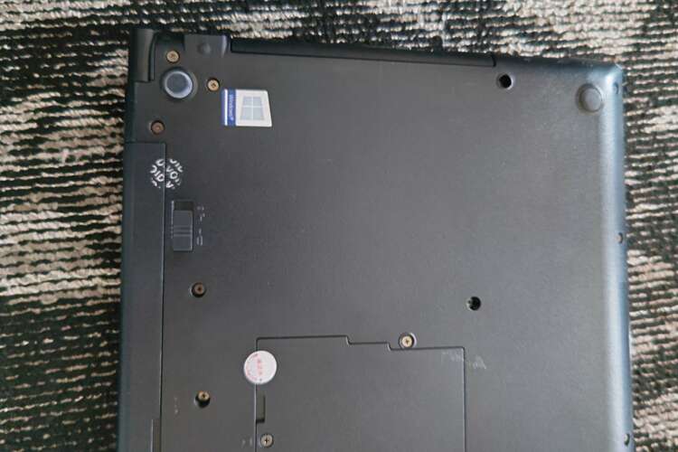 TOSHIBA 型番PB6DNTB44R7FD1（PC・タブレット）の商品画像 - 査定依頼日：2025年4月10日 - 最高査定価格：3,000円