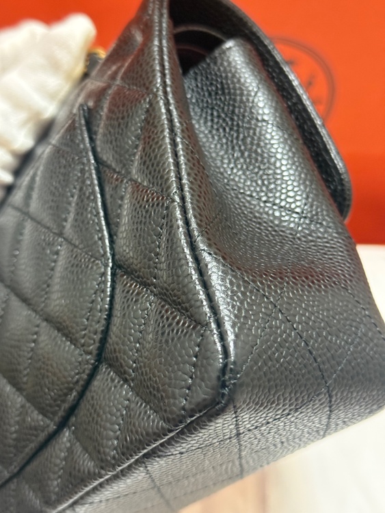 CHANEL キャビアスキン マトラッセ チェーンショルダーバッグ　スモール（ブランドバッグ）の商品画像 - 査定依頼日：2026年7月24日 - 最高査定価格：830,000円