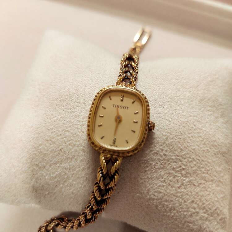 その他 その他 TISSOT（ティソ）K1レディースクォーツ時計（高級時計）の商品画像 - 査定依頼日：2025年4月18日 - 最高査定価格：200,000円