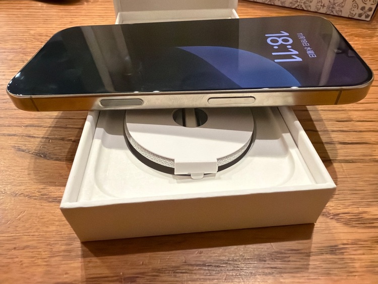 iPhone16PRO（スマホ）の商品画像 - 査定依頼日：2025年11月19日 - 最高査定価格：124,000円