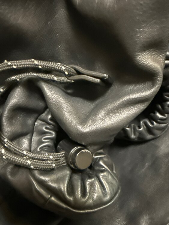 バックB04924937G（ブランドバッグ）の商品画像 - 査定依頼日：2025年3月31日 - 最高査定価格：50,000円