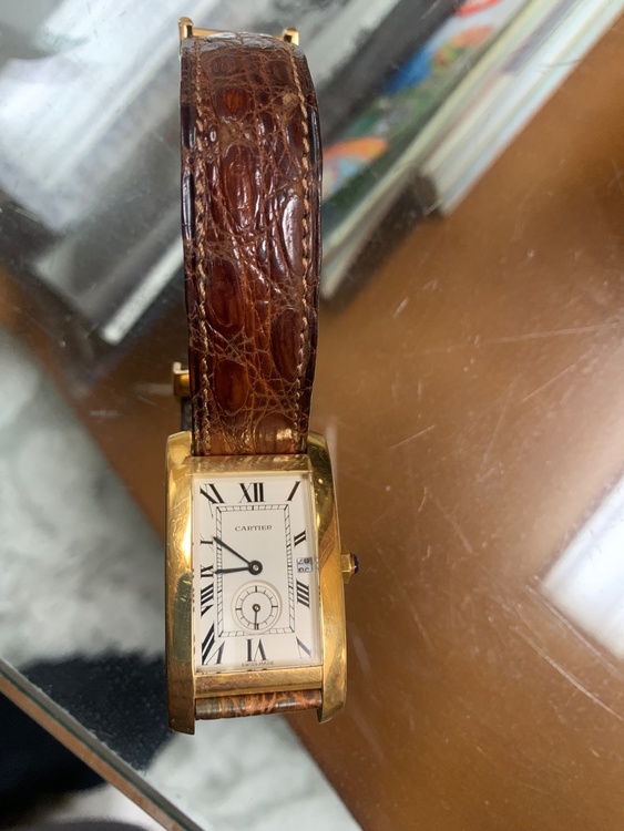 カルティエ タンク 811905（高級時計）の商品画像 - 査定依頼日：2026年4月15日 - 最高査定価格：870,000円