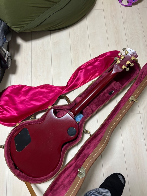 Gibson Les Paul Studio 1998 WineRed（ピアノ・楽器・PA機材）の商品画像 - 査定依頼日：2026年5月18日 - 最高査定価格：83,000円