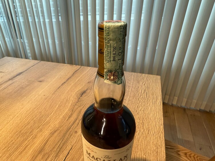 ウイスキー マッカラン （お酒）の商品画像 - 査定依頼日：2025年1月25日 - 最高査定価格：300,000円