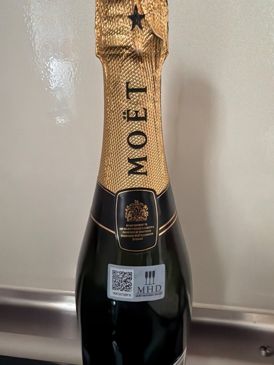 MOET&CHANDON（お酒）の商品画像 - 査定依頼日：2026年3月7日 - 最高査定価格：3,000円