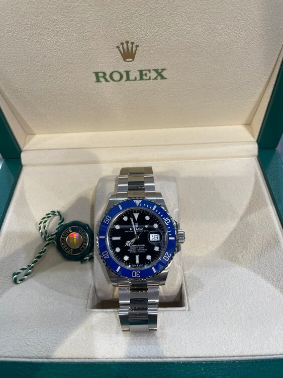 ロレックス サブマリーナー 126619LB（高級時計）の商品画像 - 査定依頼日：2025年4月6日 - 最高査定価格：4,500,000円
