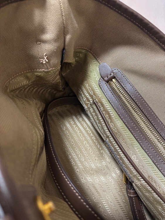 プラダ  （ブランドバッグ）の商品画像 - 査定依頼日：2026年1月21日 - 最高査定価格：16,000円