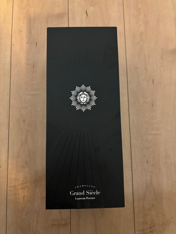 シャンパン シャンパン(その他) （お酒）の商品画像 - 査定依頼日：2026年3月1日 - 最高査定価格：14,000円