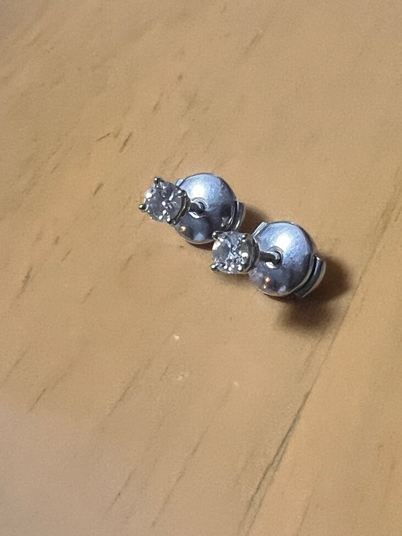 ティファニーピアス（金・貴金属）の商品画像 - 査定依頼日：2025年8月31日 - 最高査定価格：100,000円