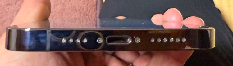 iPhone 13 Pro Max 128GB docomo（スマホ）の商品画像 - 査定依頼日：2026年3月4日 - 最高査定価格：59,000円