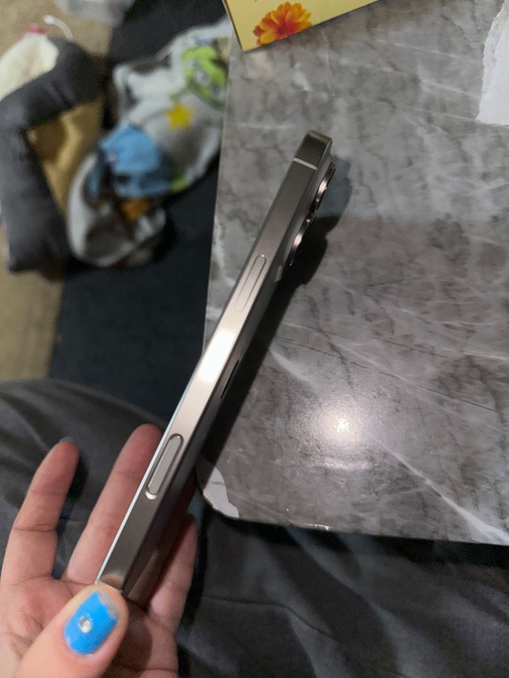 iPhone iPhone 16 Pro Max 256GB Softbank（スマホ）の商品画像 - 査定依頼日：2026年9月28日 - 最高査定価格：139,000円