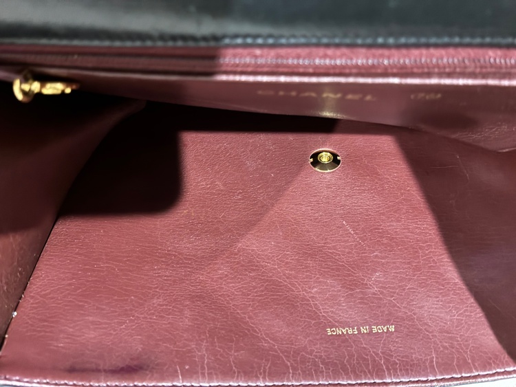 1985年香港ペニンシュラホテル内のCHANEL店で購入しました。その後数回しか使用していません（ブランドバッグ）の商品画像 - 査定依頼日：2026年10月9日 - 最高査定価格：250,000円