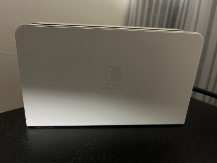 ニンテンドースイッチ有機EL（ゲーム機本体・ゲームソフト）の商品画像 - 査定依頼日：2025年10月25日 - 最高査定価格：13,000円