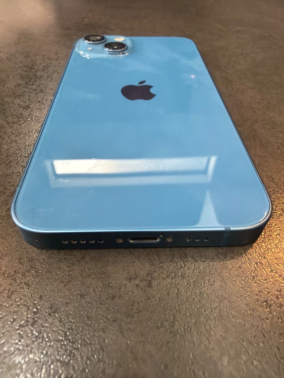 iPhone iPhone 13 128GB au（スマホ）の商品画像 - 査定依頼日：2026年7月17日 - 最高査定価格：34,000円