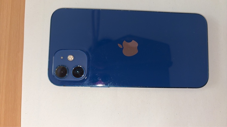 iPhone iPhone 12 64GB Softbank（スマホ）の商品画像 - 査定依頼日：2026年9月24日 - 最高査定価格：16,000円