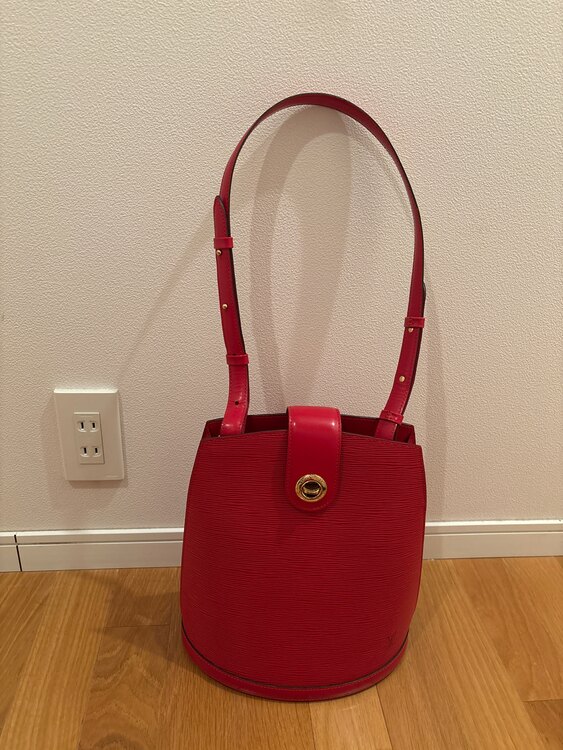 ルイヴィトン エピ （ブランドバッグ）の商品画像 - 査定依頼日：2025年4月27日 - 最高査定価格：42,000円