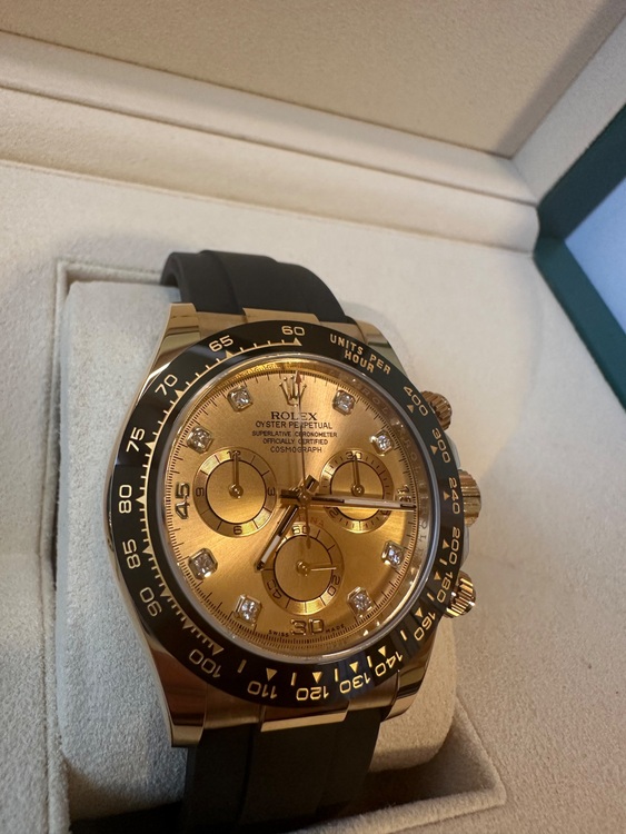 ロレックス デイトナ 116518l（高級時計）の商品画像 - 査定依頼日：2025年10月12日 - 最高査定価格：6,000,000円