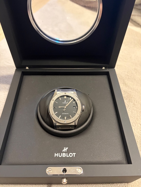 511NX1171LR（高級時計）の商品画像 - 査定依頼日：2026年3月16日 - 最高査定価格：630,000円