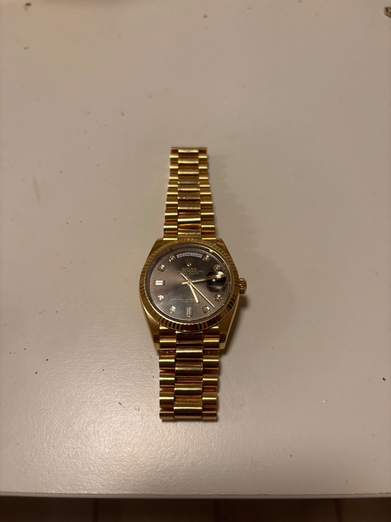 ロレックス デイデイト 36 8Pラウンド 2Pバゲットダイヤ 128238A （高級時計）の商品画像 - 査定依頼日：2025年6月10日 - 最高査定価格：5,300,000円