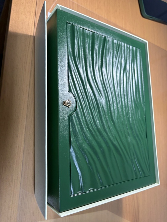 ロレックス デイトナ （高級時計）の商品画像 - 査定依頼日：2026年3月18日 - 最高査定価格：60,000,000円