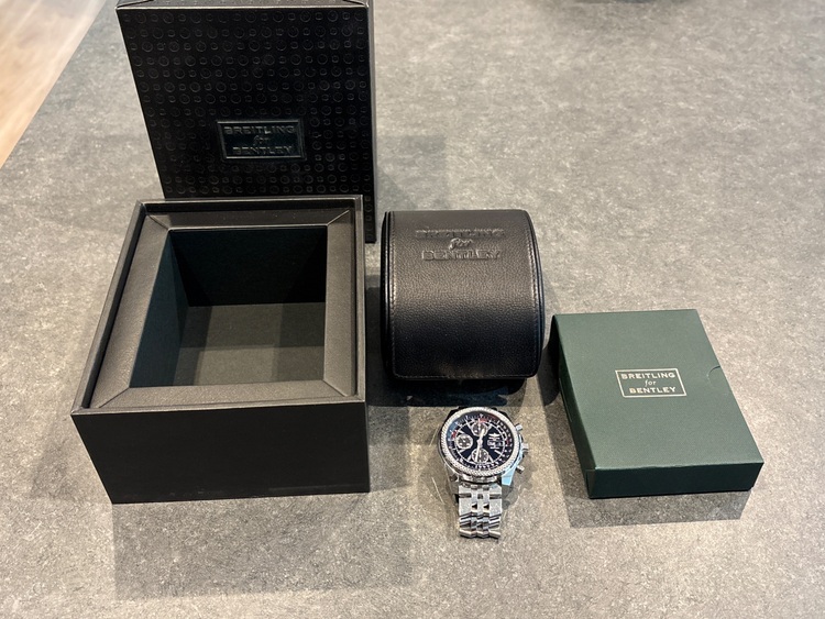 ブライトリング その他 A133622（高級時計）の商品画像 - 査定依頼日：2025年11月5日 - 最高査定価格：450,000円