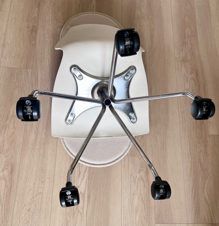 カルテル　マウイキャスター(昇降なし)（家具・寝具）の商品画像 - 査定依頼日：2026年4月14日 - 最高査定価格：5,000円