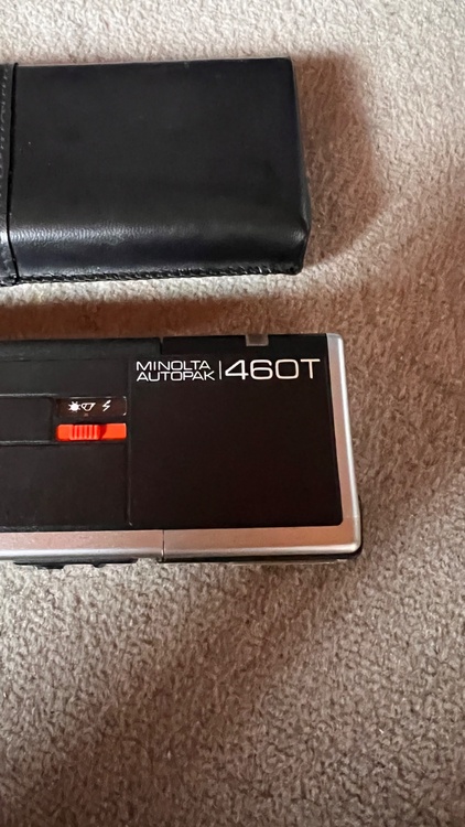 MINOLTA製コンパクトカメラ ・フラッシュ内蔵（単三乾電池x１） <フラッシ（カメラ）の商品画像 - 査定依頼日：2026年4月15日 - 最高査定価格：100,000円