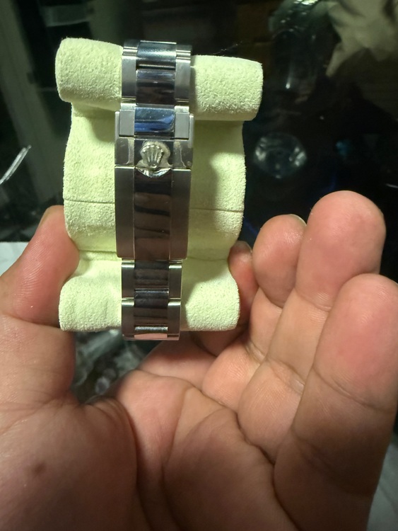 ロレックス GMTマスター 116710lm（高級時計）の商品画像 - 査定依頼日：2025年8月17日 - 最高査定価格：1,800,000円