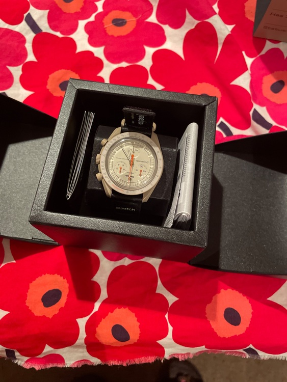 OMEGA×SWATCH  mission TO jupiter（ブランド財布・小物）の商品画像 - 査定依頼日：2025年10月25日 - 最高査定価格：20,000円