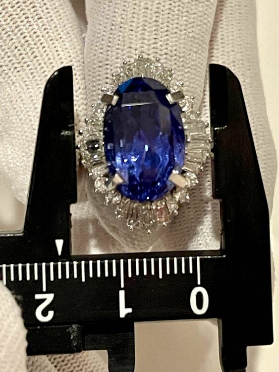 ブルーサファイア13.35ctダイヤモンド1.92ct付リング（宝石）の商品画像 - 査定依頼日：2025年10月4日 - 最高査定価格：2,000,000円