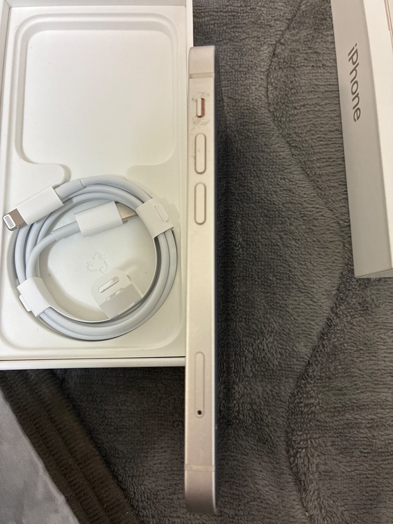 iPhone 13 mini 128GB SIMフリー（スマホ）の商品画像 - 査定依頼日：2026年3月20日 - 最高査定価格：18,000円