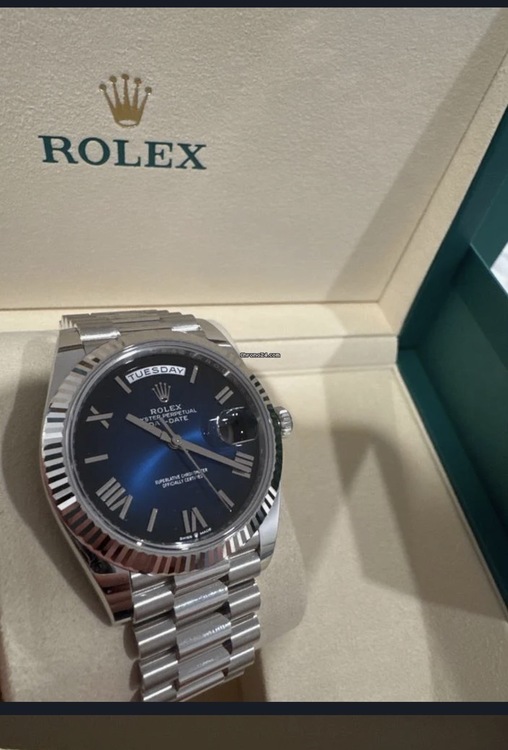 デイデイト40 フルーテッド プラチナ ブルーオンブレ（高級時計）の商品画像 - 査定依頼日：2026年4月22日 - 最高査定価格：12,700,000円