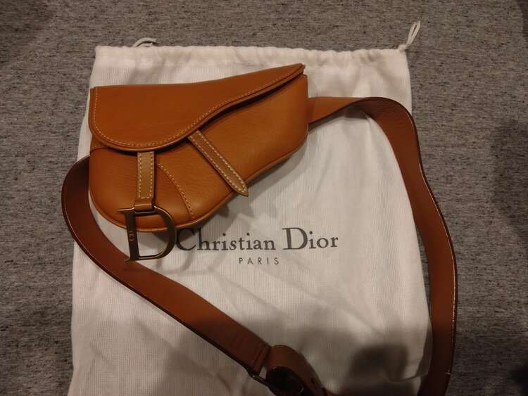 サドルバッグ（ブランドバッグ）の商品画像 - 査定依頼日：2025年2月3日 - 最高査定価格：230,000円