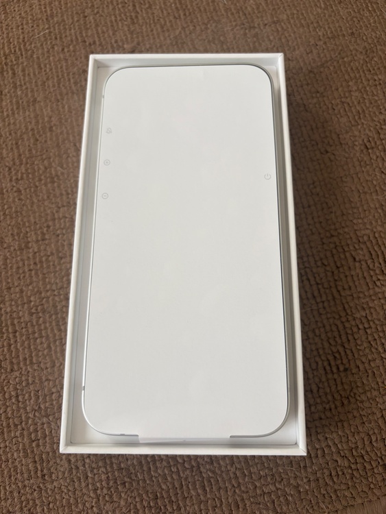 iPhone 16e 128GB SIMフリー（スマホ）の商品画像 - 査定依頼日：2026年3月11日 - 最高査定価格：130,000円