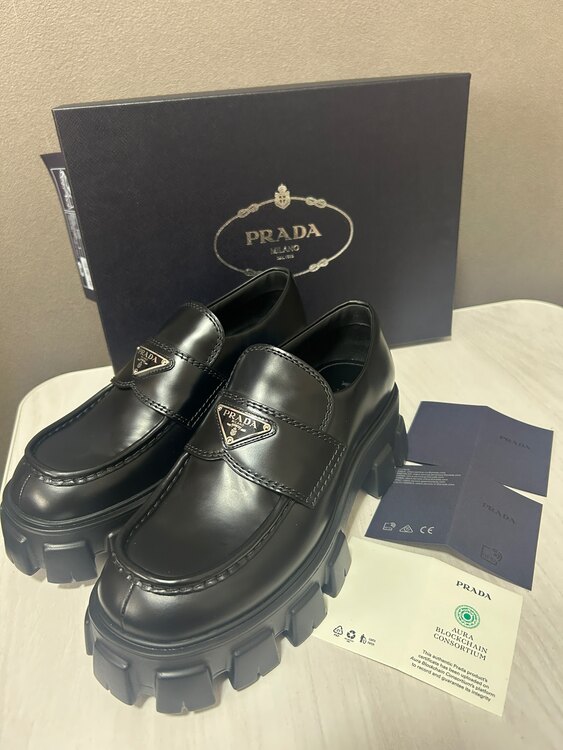 プラダ  （ブランドバッグ）の商品画像 - 査定依頼日：2025年3月20日 - 最高査定価格：70,000円