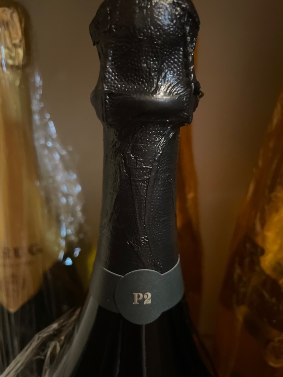 ドンペリニョン　P2  2006（お酒）の商品画像 - 査定依頼日：2025年6月22日 - 最高査定価格：43,000円