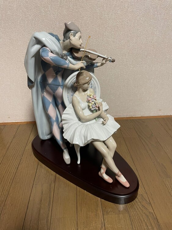 リヤドロ 恋するアルルカン（美術品・骨董品）の商品画像 - 査定依頼日：2025年4月20日 - 最高査定価格：15,000円