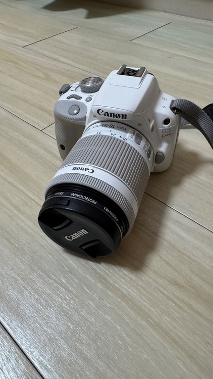 EOS Kiss X7 (ボディ)（カメラ）の商品画像 - 査定依頼日：2026年2月9日 - 最高査定価格：20,000円