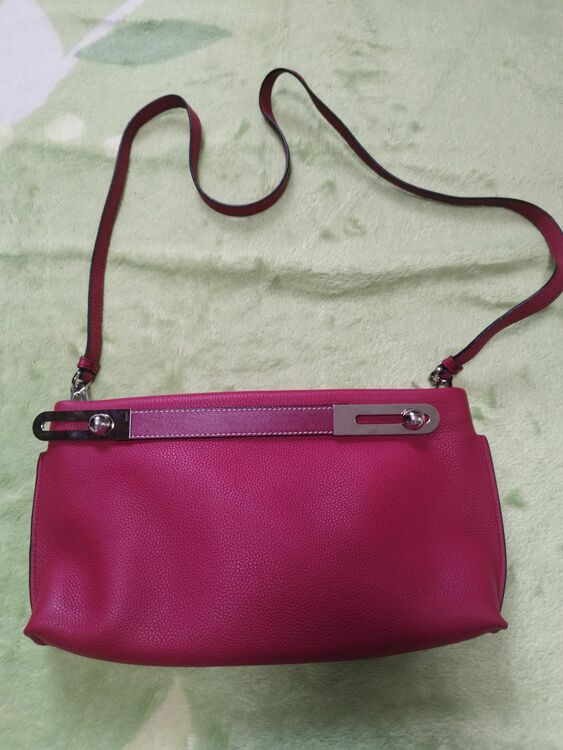 LOEWE　ショルダーバッグ（ブランドバッグ）の商品画像 - 査定依頼日：2025年6月4日 - 最高査定価格：23,000円