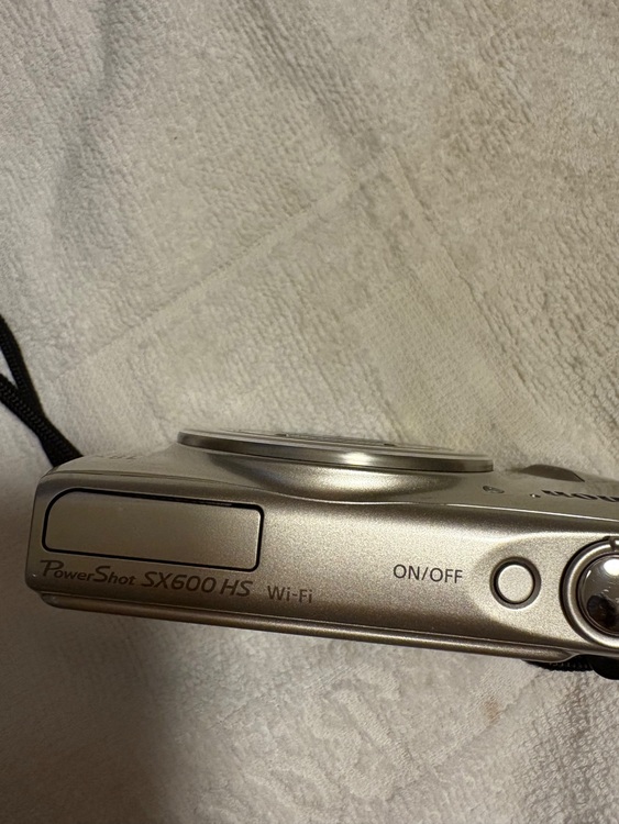 160 MEGA PIXELS（カメラ）の商品画像 - 査定依頼日：2025年11月24日 - 最高査定価格：21,000円