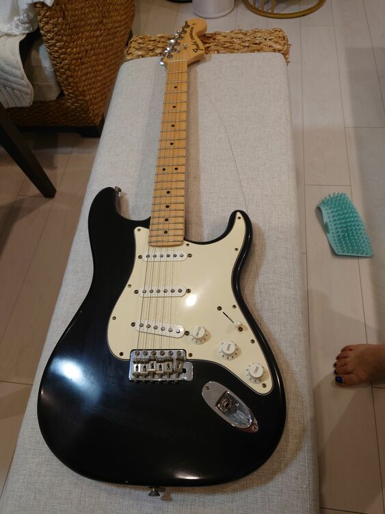 USA アメリカンデラックス　ストラスキャスト　2007（ピアノ・楽器・PA機材）の商品画像 - 査定依頼日：2025年10月16日 - 最高査定価格：110,000円