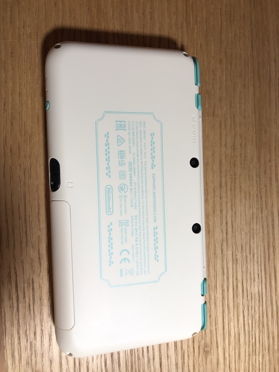 newNintendo2DS とびだせどうぶつの森amiibo +パック（ゲーム機本体・ゲームソフト）の商品画像 - 査定依頼日：2020年10月22日 - 最高査定価格：5,500円