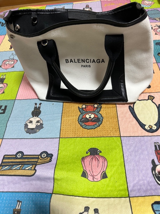 バレンシアガ  （ブランドバッグ）の商品画像 - 査定依頼日：2025年9月22日 - 最高査定価格：50,000円