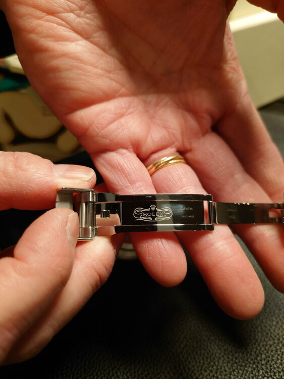 ロレックス エクスプローラー 21427（高級時計）の商品画像 - 査定依頼日：2026年1月27日 - 最高査定価格：1,190,000円