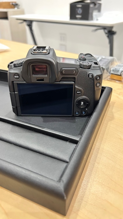 EOSR（カメラ）の商品画像 - 査定依頼日：2026年1月11日 - 最高査定価格：80,000円