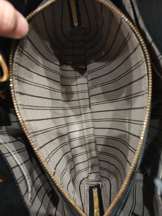 モンテーニュ（ブランドバッグ）の商品画像 - 査定依頼日：2026年4月20日 - 最高査定価格：135,000円