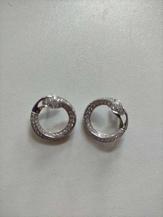 ブシュロン　アンヴァラ　ピアス　ホワイトゴールド（宝石）の商品画像 - 査定依頼日：2023年4月10日 - 最高査定価格：300,000円