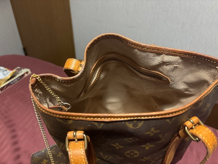 バケット GM ショルダーバッグ バケツ型（ブランドバッグ）の商品画像 - 査定依頼日：2025年12月18日 - 最高査定価格：15,000円