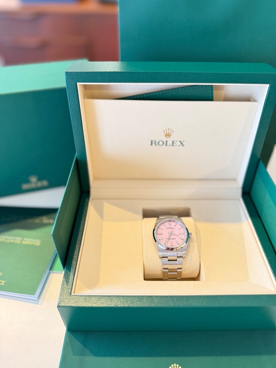 ロレックス パーペチュアル 12420（高級時計）の商品画像 - 査定依頼日：2025年9月26日 - 最高査定価格：1,350,000円