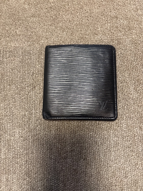 財布（ブランド財布・小物）の商品画像 - 査定依頼日：2025年8月13日 - 最高査定価格：2,000円